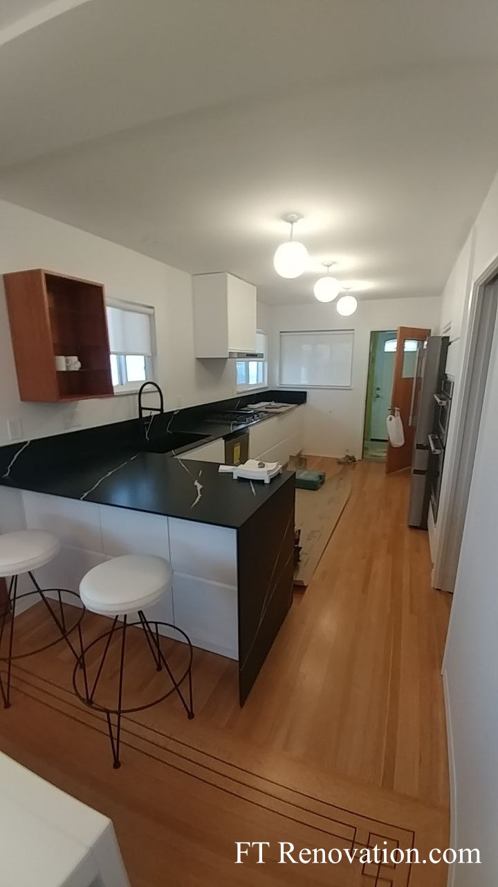 Quartz Countertops vs Wood Countertops – pros and cons